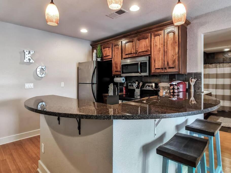 Villa Amazing Locale 2Kingbr 1Bth Kansas City Esterno foto
