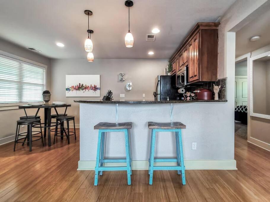 Villa Amazing Locale 2Kingbr 1Bth Kansas City Esterno foto