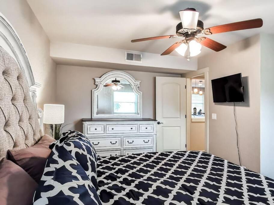 Villa Amazing Locale 2Kingbr 1Bth Kansas City Esterno foto