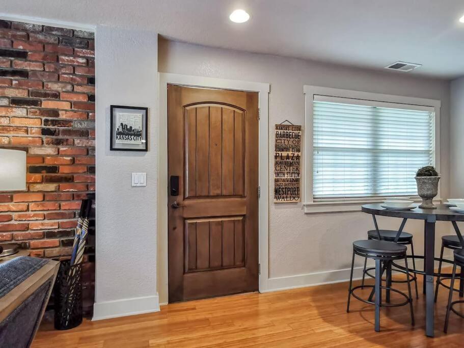 Villa Amazing Locale 2Kingbr 1Bth Kansas City Esterno foto
