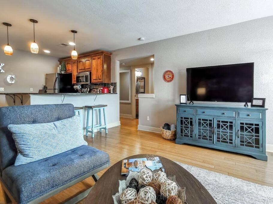 Villa Amazing Locale 2Kingbr 1Bth Kansas City Esterno foto