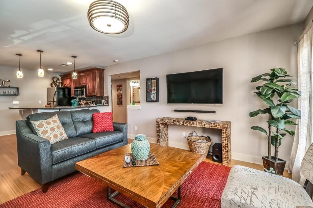 Villa Amazing Locale 2Kingbr 1Bth Kansas City Esterno foto